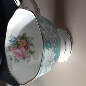 Royal Albert Teacup/Bone China/England enchantment